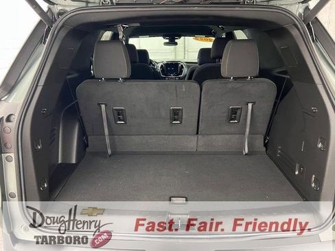 Used 2022 Chevrolet Traverse LT image 37
