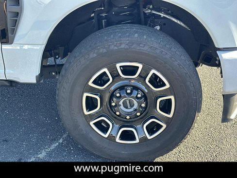 Used 2025 Ford F250 Platinum image 12