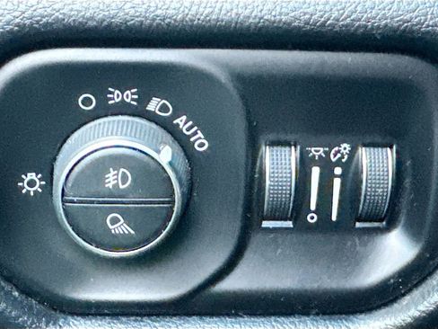 Used 2022 RAM 1500 Laramie image 12