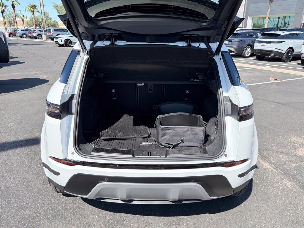 New 2026 Land Rover Range Rover Evoque S AWD/4WD image 17