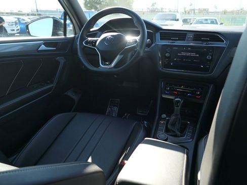 Used 2022 Volkswagen Tiguan SE R-Line image 24