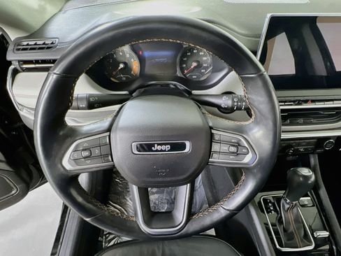 Used 2022 Jeep Compass Limited AWD/4WD image 11