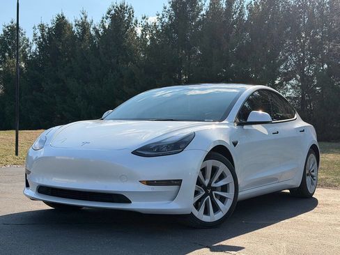 Used 2022 Tesla Model 3 Long Range image 2