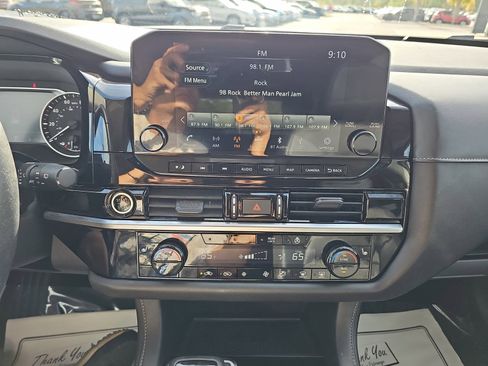 Used 2022 Nissan Pathfinder SL w/ SL Premium Package image 22