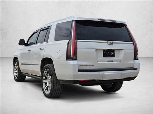 Used 2019 Cadillac Escalade Premium Luxury image 7
