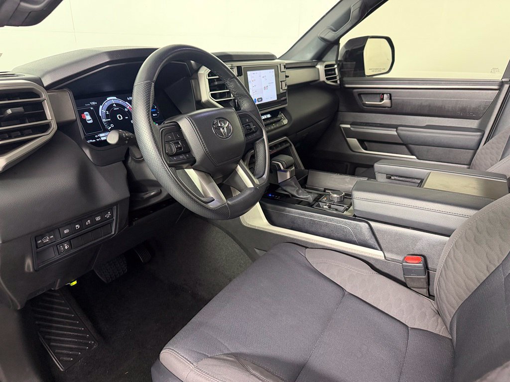 Used 2025 Toyota Sequoia SR5 AWD/4WD image 15