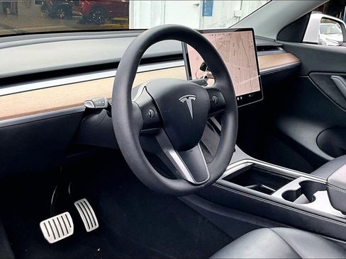 Used 2022 Tesla Model Y Performance image 14