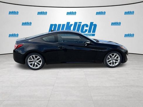 Used 2016 Hyundai Genesis 3.8 RWD image 4