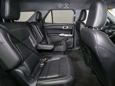 Used 2023 Ford Explorer XLT w/ Equipment Group 202A AWD/4WD image 19