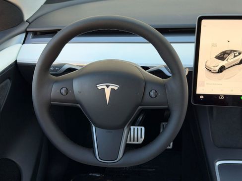 Used 2023 Tesla Model Y Performance AWD/4WD image 17