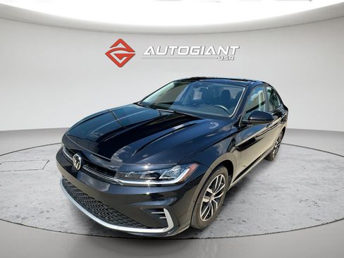 Used 2025 Volkswagen Jetta SE FWD image 5