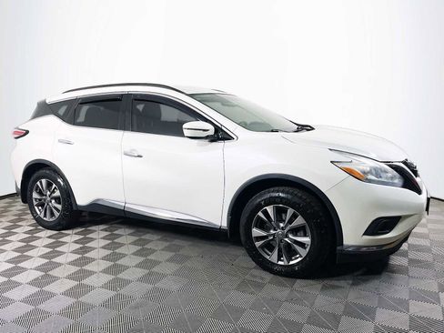 Used 2017 Nissan Murano SV image 3