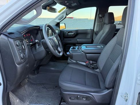 Used 2023 Chevrolet Silverado 1500 Custom image 9