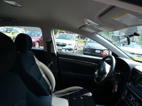 Used 2018 Hyundai Elantra SE FWD image 27