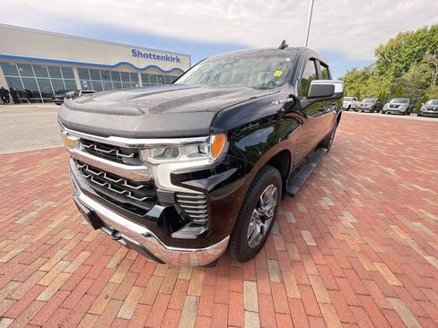 Used 2022 Chevrolet Silverado 1500 LT AWD/4WD image 27