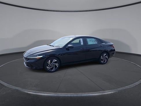 New 2026 Hyundai Elantra Limited FWD image 5