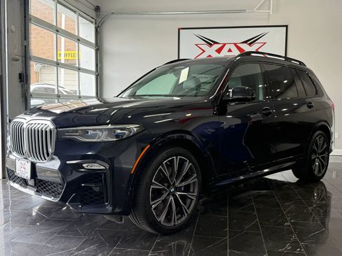 Used 2019 BMW X7 xDrive50i w/ Dynamic Handling Package image 3