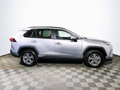 Certified 2022 Toyota RAV4 XLE w/ XLE Grade Weather Package AWD/4WD image 8