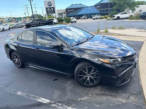 Used 2023 Toyota Camry SE FWD image 5
