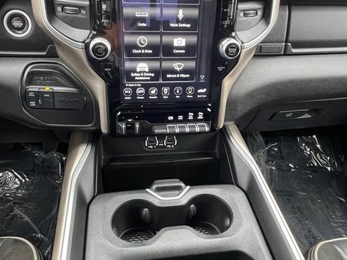Used 2020 RAM 3500 Laramie AWD/4WD image 18