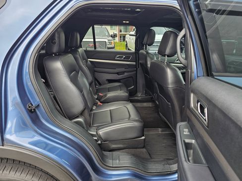 Used 2019 Ford Explorer XLT w/ Equipment Group 202A AWD/4WD image 36