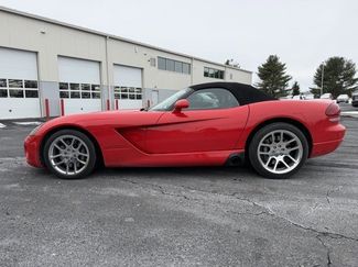 Used 2003 Dodge Viper SRT-10 video 2