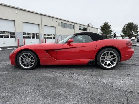 Used 2003 Dodge Viper SRT-10 image 2
