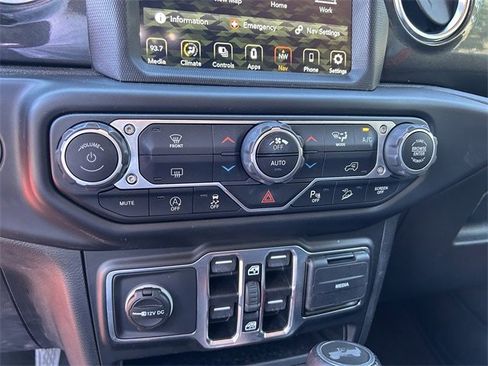 Used 2021 Jeep Wrangler Unlimited Sahara image 22