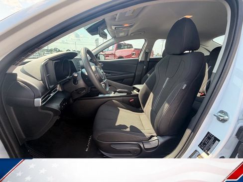 Used 2021 Hyundai Elantra SEL FWD image 13