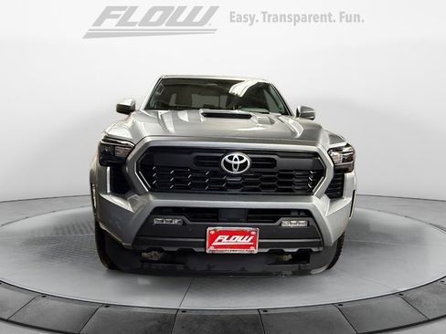 Used 2025 Toyota Tacoma TRD Sport w/ TRD Sport Upgrade Package image 3