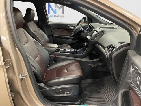 Used 2020 Ford Edge Titanium w/ Equipment Group 301A AWD/4WD image 15