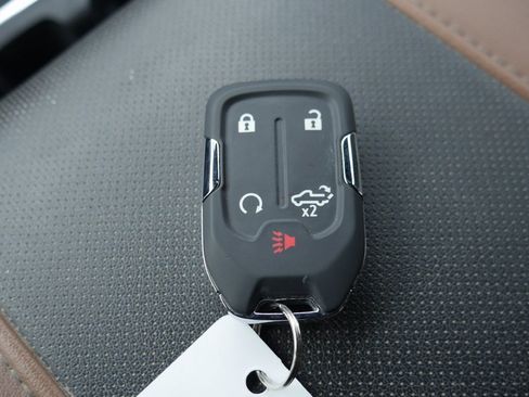 Used 2023 Chevrolet Silverado 2500 High Country w/ Technology Package image 20