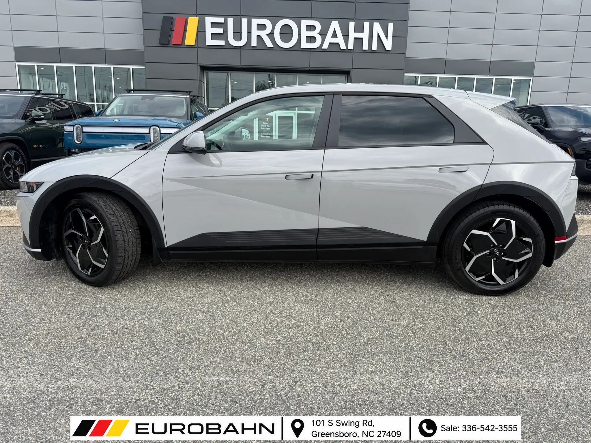 Used 2024 Hyundai Ioniq 5 SEL AWD/4WD image 2