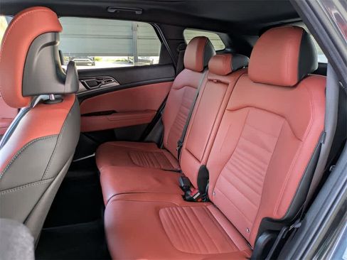 Used 2024 Kia Sportage SX image 15