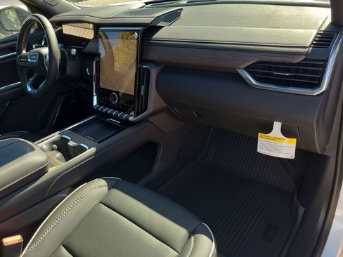 New 2026 GMC Acadia Denali w/ Super Cruise Package image 30