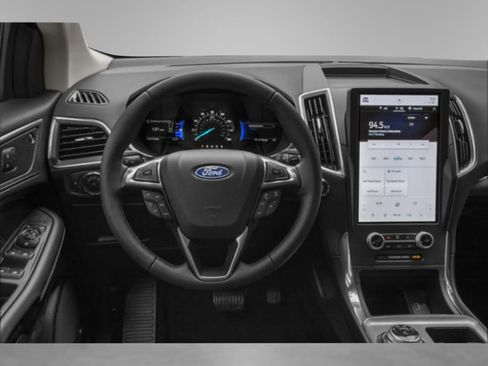 Certified 2024 Ford Edge Titanium image 4