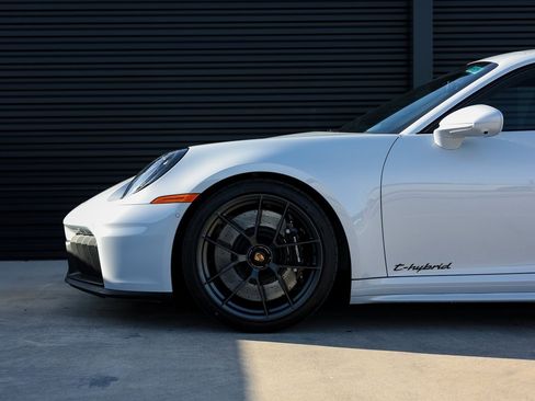 New 2026 Porsche 911 Carrera GTS image 11