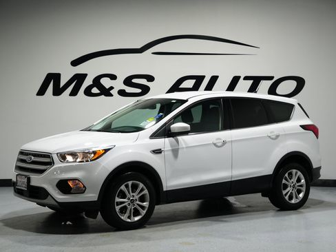 Used 2019 Ford Escape SE image 4
