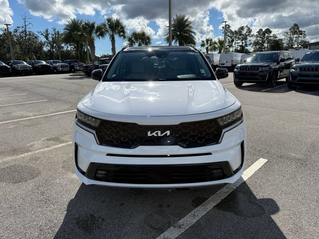 Used 2023 Kia Sorento EX w/ Panoramic Sunroof Package FWD image 8
