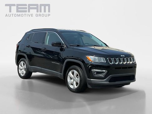 Used 2021 Jeep Compass Latitude AWD/4WD image 1