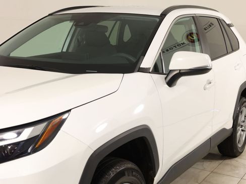 Used 2022 Toyota RAV4 XLE AWD/4WD image 46