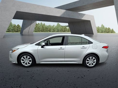 Used 2023 Toyota Corolla SE image 7