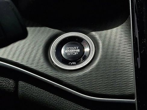Used 2025 Jeep Grand Cherokee Altitude RWD image 18
