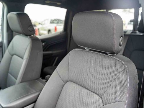 Used 2023 Chevrolet Colorado LT w/ LT Convenience Package RWD image 9