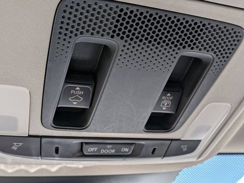 Used 2025 Honda Pilot Touring image 23