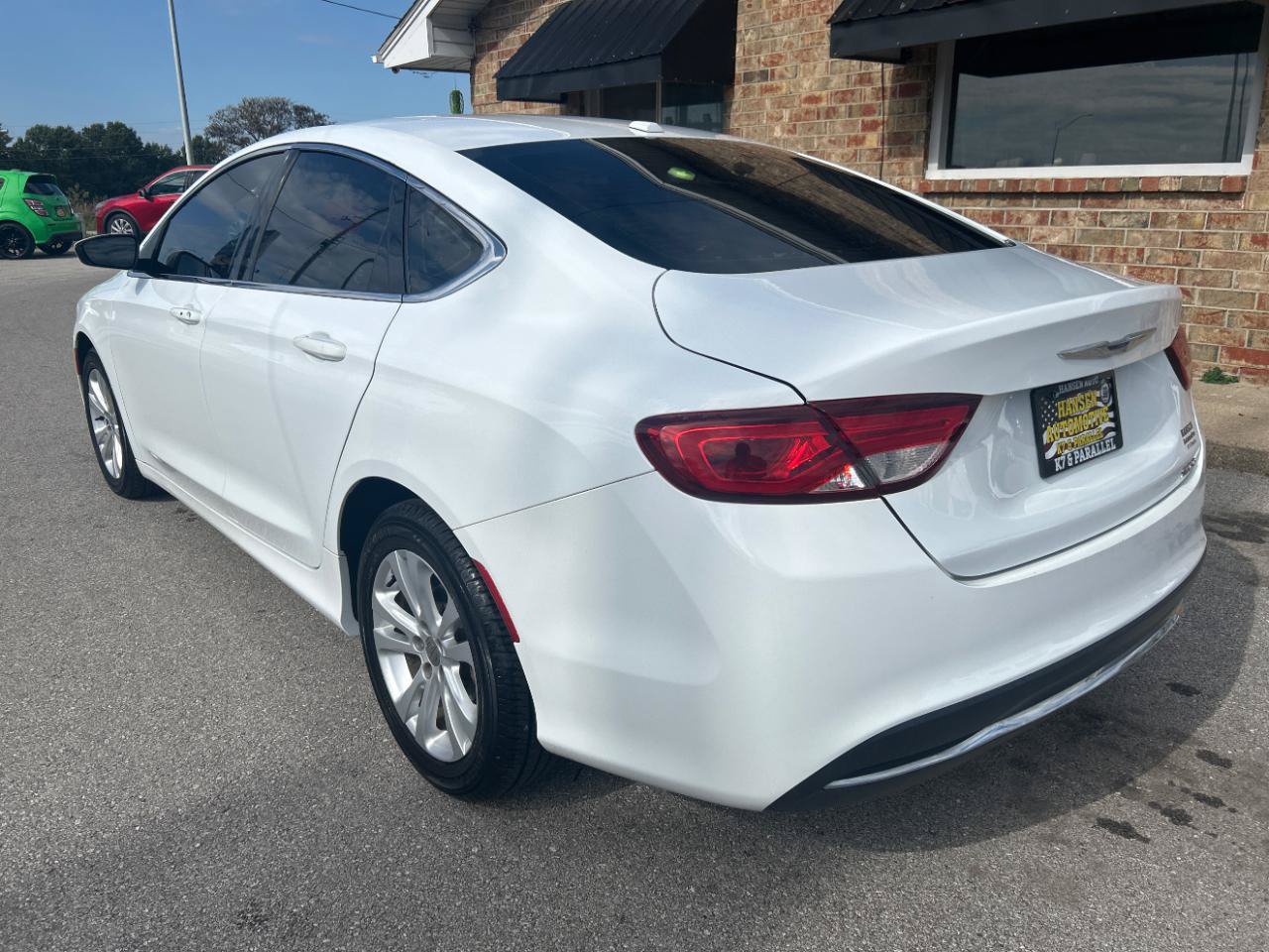 Used 2016 Chrysler 200 Limited w/ Convenience Group FWD image 9