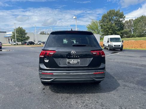 Used 2022 Volkswagen Tiguan SE image 6
