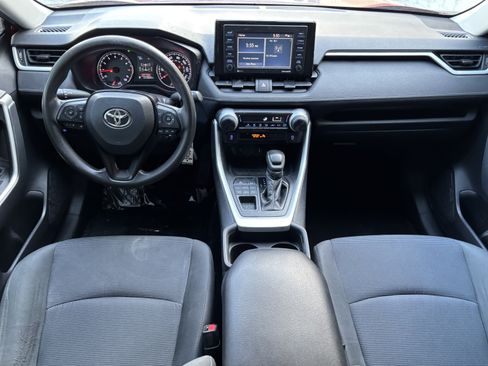 Used 2020 Toyota RAV4 LE AWD/4WD image 22