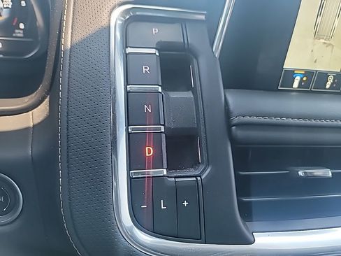Used 2024 GMC Yukon AT4 w/ AT4 Premium Package AWD/4WD image 22