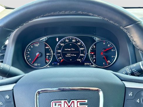 Used 2023 GMC Acadia SLT w/ Technology Package image 12